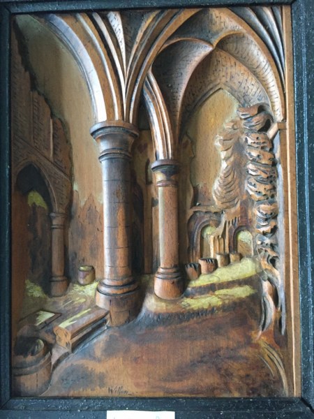Houtsnijwerk Pilaren van Kerk