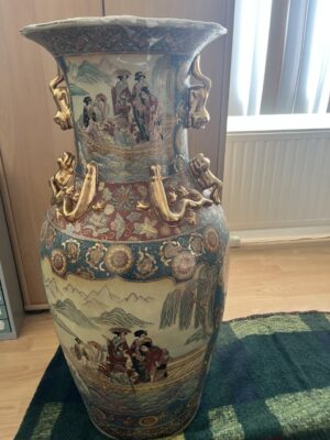 Chinese Japanse vaas Groot Decor. 5 mooi geklede dames